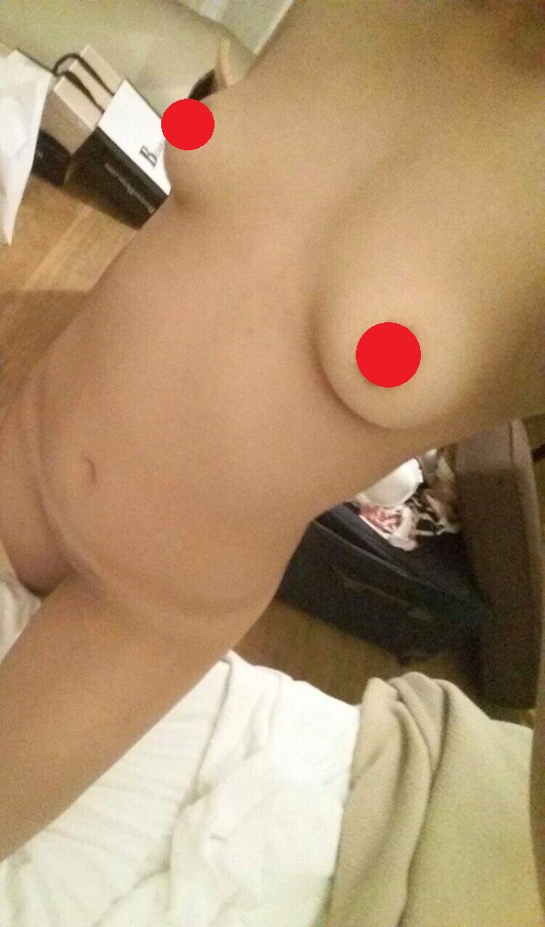 Mini Pack De Atala Astudillo Jovencita Culona Enseñando Sus Tetas